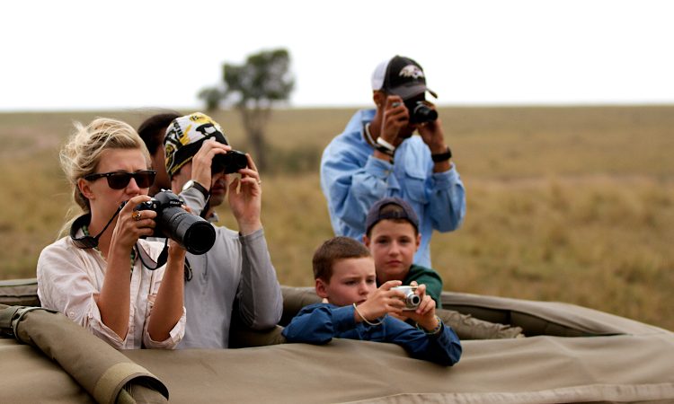 Family safari in Kenya with wildlife and child-friendly safari travel atmosphere