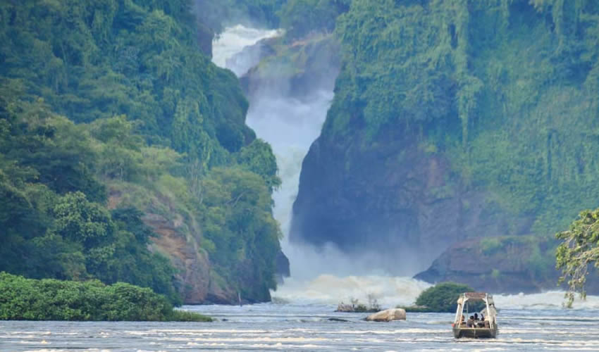 Uganda travel scenery